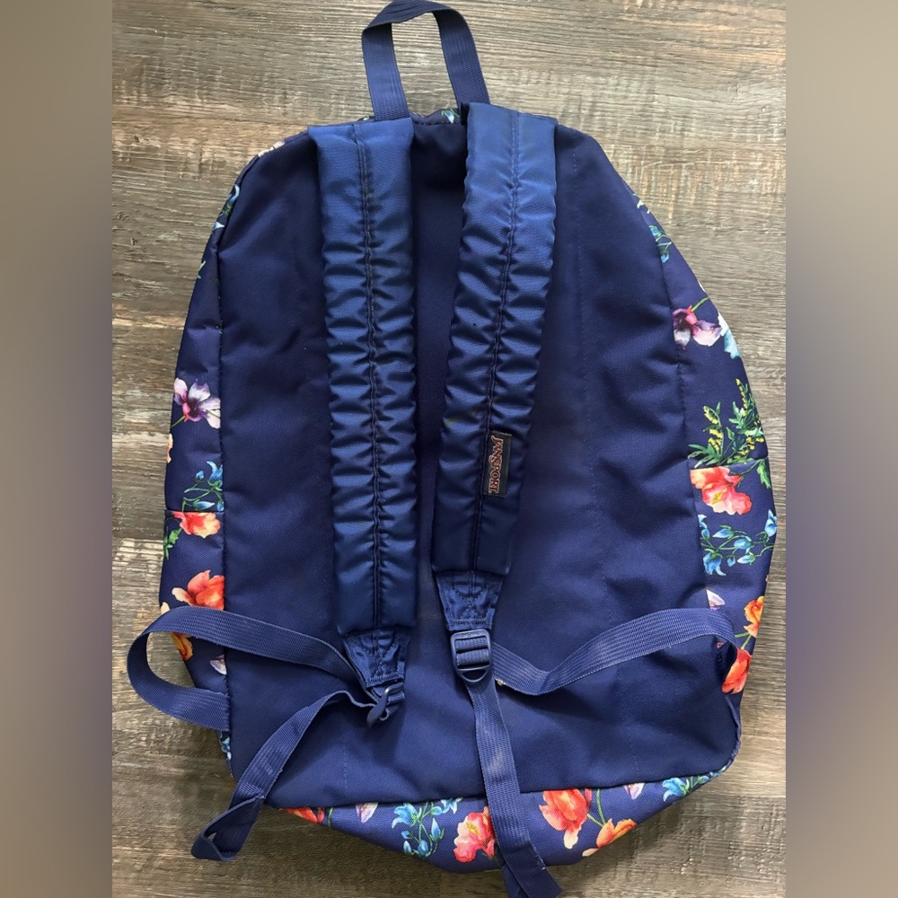 Backpack - Picture 2 of 3